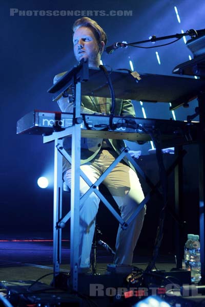 TWO DOOR CINEMA CLUB - 2013-07-09 - PARIS - Cite de la Musique - 